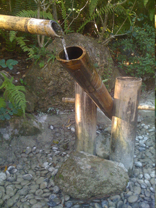 loss is gain Shishi odoshi ("deer scarer")